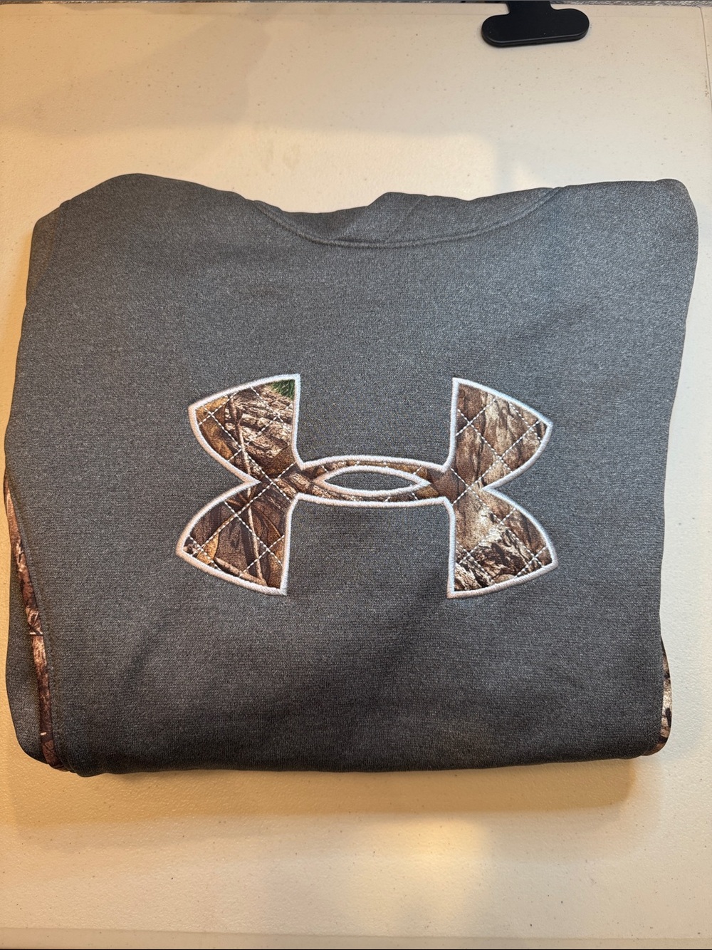 Under Armour Women’s Gray Camo Hoodie Large L Pullover